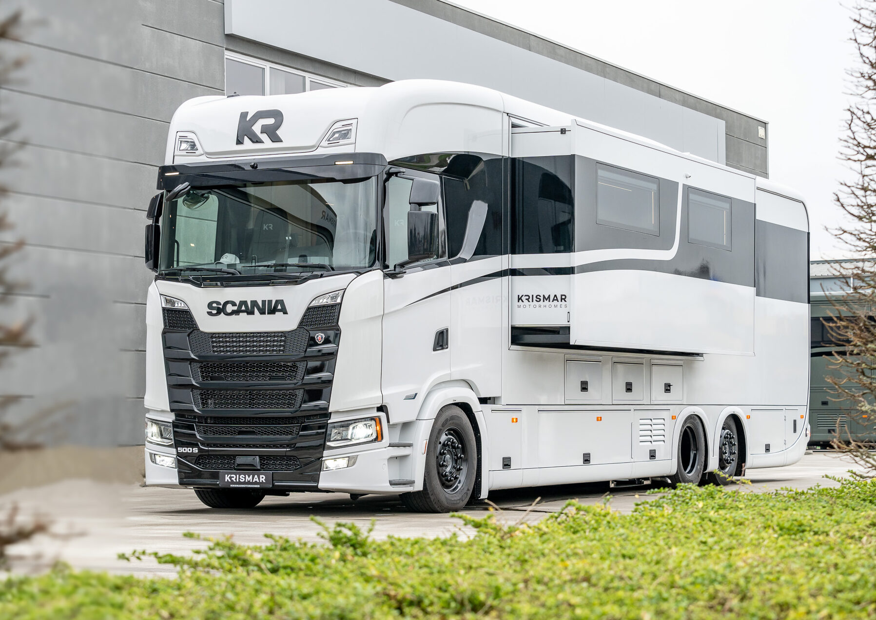 Trucks & Trailers